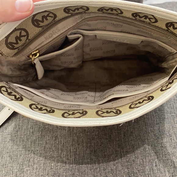 Michael Kors Crossbody bag - Picture 2 of 3